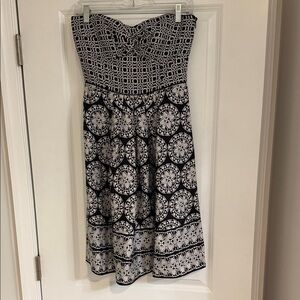 Elegant Black and White Strapless Silk Dress